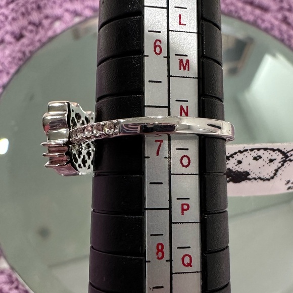 NWT Hello Kitty Crystal Flat Face Pave Red Enamel Bow Ring - Picture 8 of 16